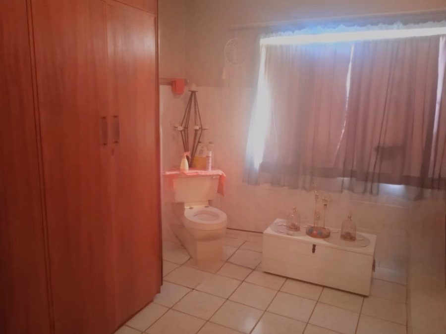 4 Bedroom Property for Sale in Hospitaalpark Free State